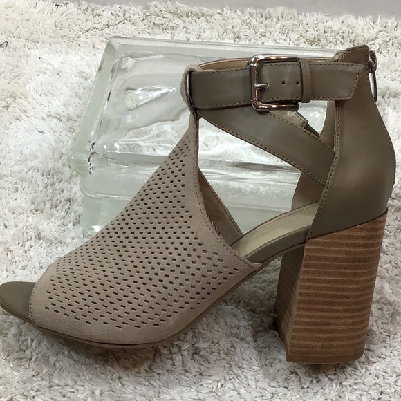 Marc Fisher Shoes - Marc Fisher Gabie leather t-strap sandals 10